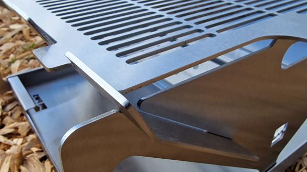 Camping Grill Edelstahl 2,5 mm ohne Werkzeug montierbar O-1076A